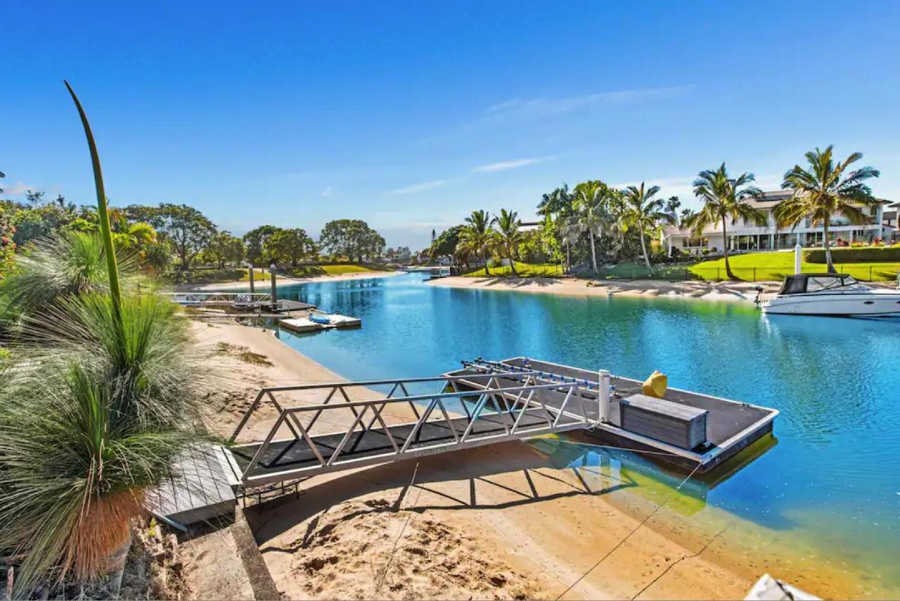 Broadbeach Bungalow - Heated Pool - Sleeps 7 Gold Coast Exterior foto