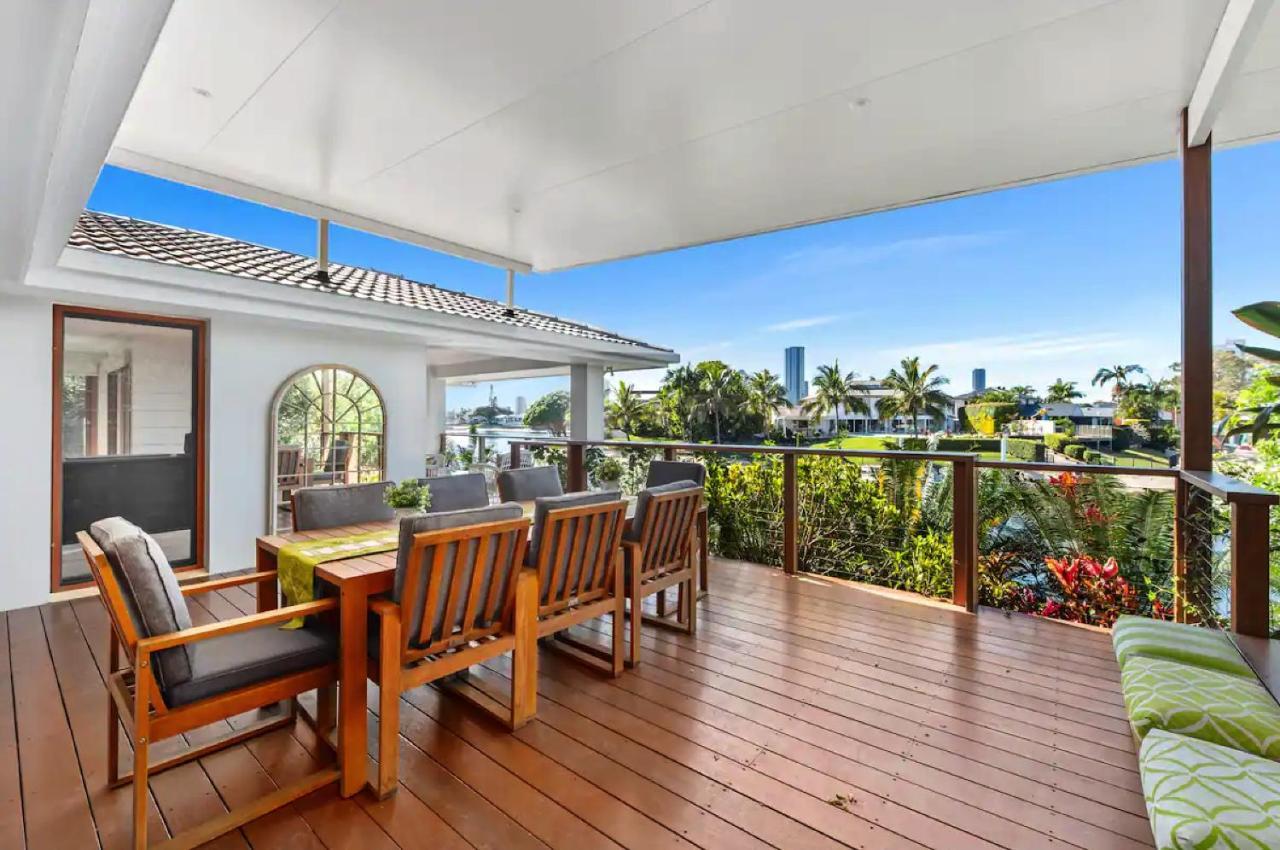 Broadbeach Bungalow - Heated Pool - Sleeps 7 Gold Coast Exterior foto