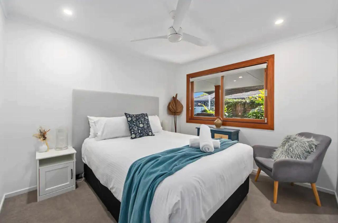 Broadbeach Bungalow - Heated Pool - Sleeps 7 Gold Coast Exterior foto